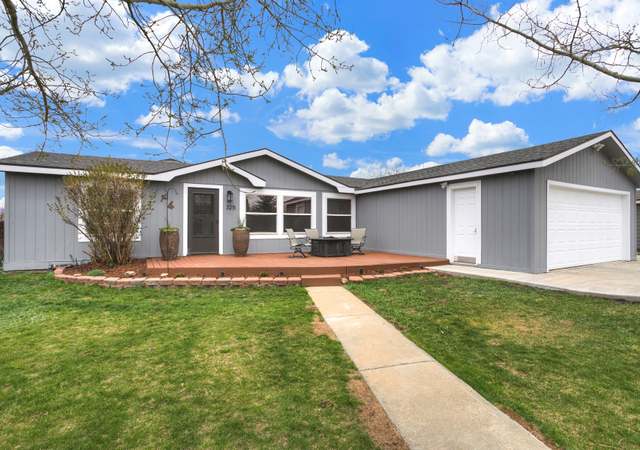 Property at 325 Vista Ave, Granby, CO 80446, 4 beds, 2 baths