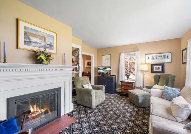 Photo of 146 Bay View Ave, Bristol, RI 02809