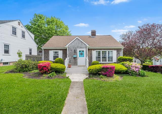 Photo of 146 Bay View Ave, Bristol, RI 02809