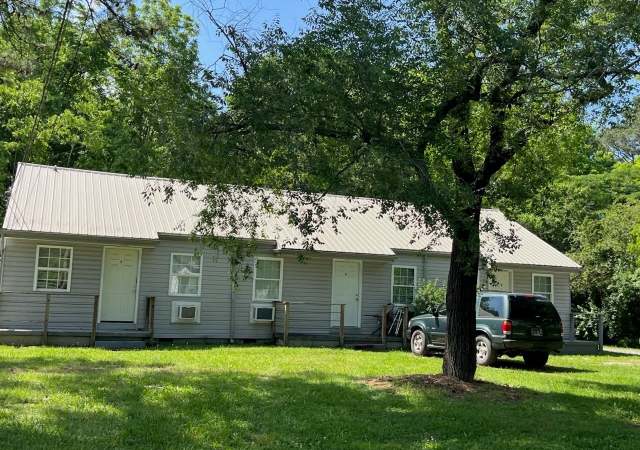 Property at 207 Laws Ave, Chattanooga, TN 37411, 3 beds, 3 baths