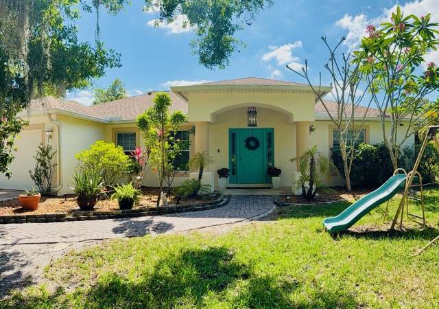 Property at 1325 Bennett Rd, Fort Pierce, FL 34947, 3 beds, 2 baths