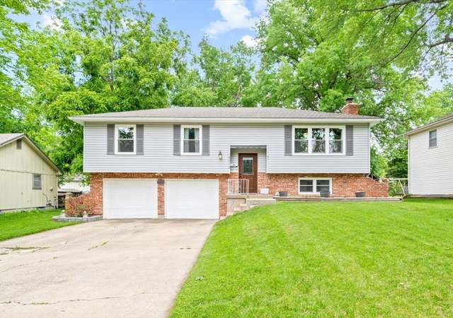 Property at 14012 W 94th St, Lenexa, KS 66215, 3 beds, 2.5 baths
