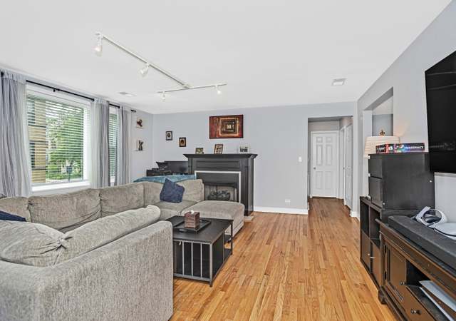 Photo of 7413 N Seeley Ave Unit 1F, Chicago, IL 60645