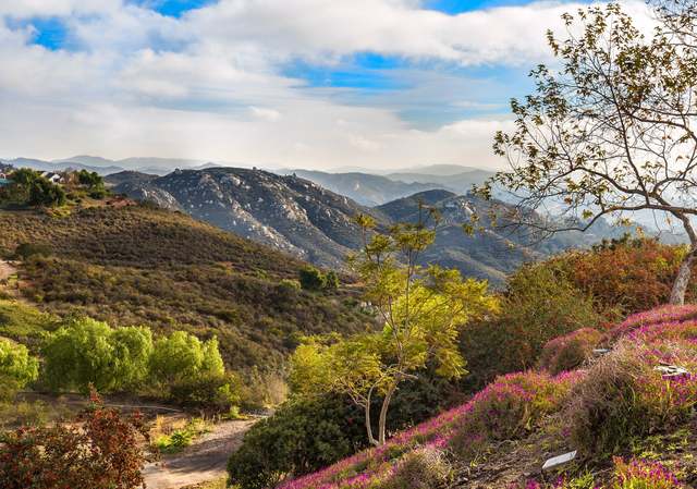 Photo of 2409 N Summit Circle Gln, Escondido, CA 92026