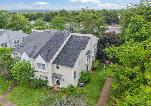 Property at 14004-D Grumble Jones Ct, Centreville, VA 20121, 3 beds, 2.5 baths