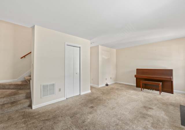 Photo of 903 Stonehenge Rd, Charlottesville, VA 22901