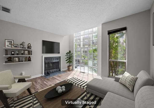 Property at 415 W 7th St Unit H, Charlotte, NC 28202, 1 bed, 1 bath