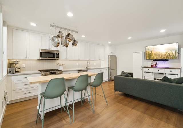 Property at 341 NW 90th St Unit B, Seattle, WA 98117, 2 beds, 2.5 baths