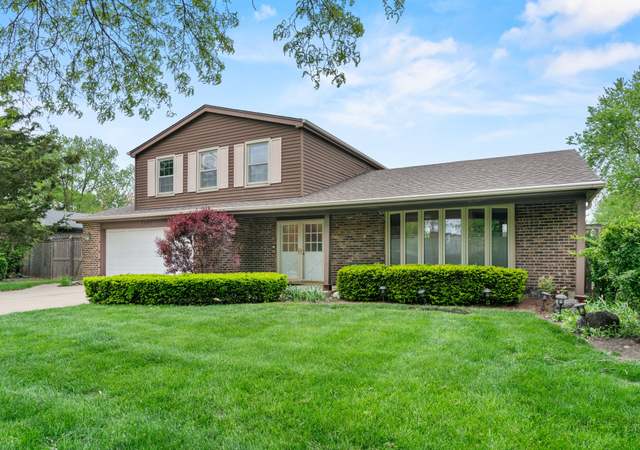 Property at 3842 Chester Dr, Glenview, IL 60026, 3 beds, 2.5 baths