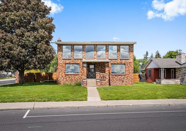 Property at 2303 E Illinois Ave, Spokane, WA 99207, 3 beds, 2 baths