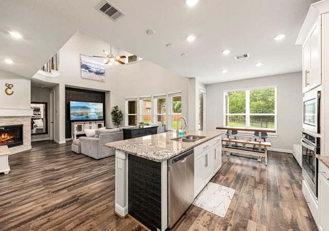 Property at 14121 N Lake Branch Ln, Houston, TX 77044, 4 beds, 3.5 baths