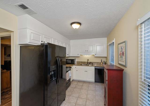 Photo of 102 Wenwood Cir, Greenville, SC 29607-4239
