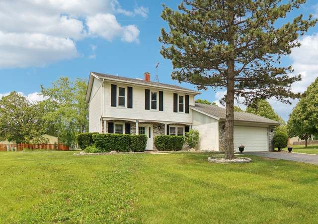 Property at 104 S Walnut Ln, Schaumburg, IL 60193, 3 beds, 1.5 baths