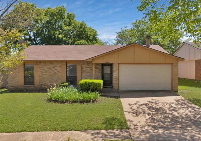 Property at 7112 Winterberry Dr, Dallas, TX 75249, 3 beds, 2 baths
