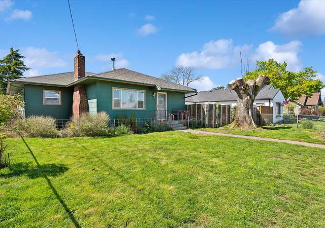 Photo of 208 E 3rd St, Molalla, OR 97038