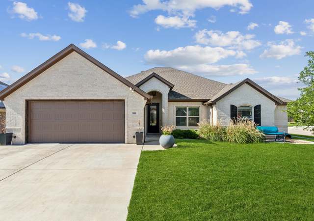 Property at 900 E 5th St, Springtown, TX 76082, 4 beds, 2 baths