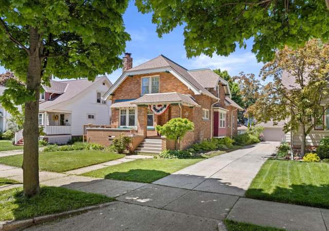 Property at 1829 N 52nd St, Milwaukee, WI 53208, 5 beds, 2.5 baths