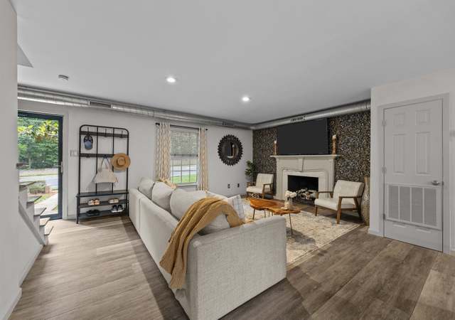 Photo of 3528 Colony Rd Unit A, Charlotte, NC 28211