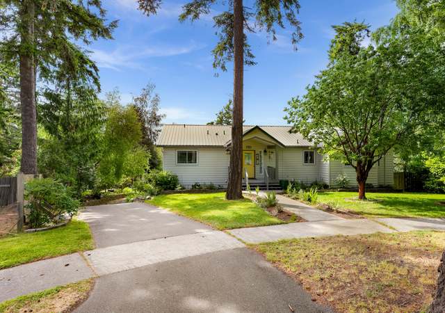 Photo of 721 SE Castle Park Ct, Oak Harbor, WA 98277