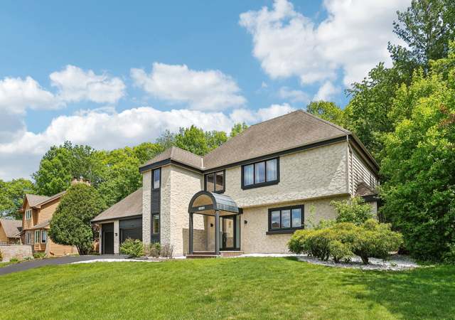 Photo of 6281 Ginger Dr, Eden Prairie, MN 55346