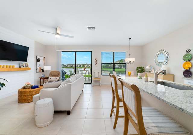 Property at 10134 W Villa Cir, Vero Beach, FL 32966, 3 beds, 2.5 baths