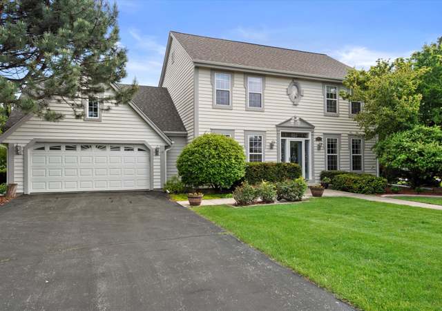 Property at 14075 W Redwood Dr, New Berlin, WI 53151, 3 beds, 2.5 baths