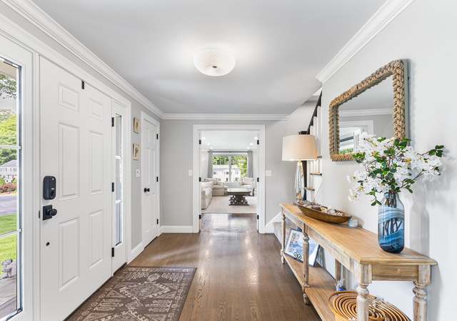 Photo of 82 High Wood Rd, West Hartford, CT 06117