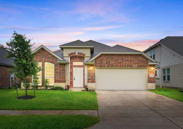 Property at 5323 Camerford Ct, Alvin, TX 77511, 3 beds, 2 baths