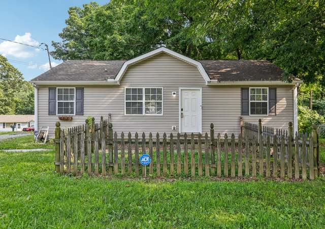 Property at 374 Treeland Dr, Clarksville, TN 37040, 3 beds, 1 bath