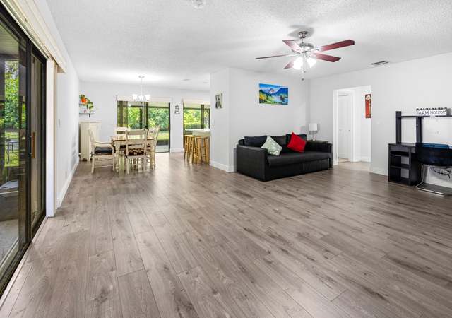 Property at 5135 Mirror Lakes Blvd, Boynton Beach, FL 33472, 2 beds, 2 baths
