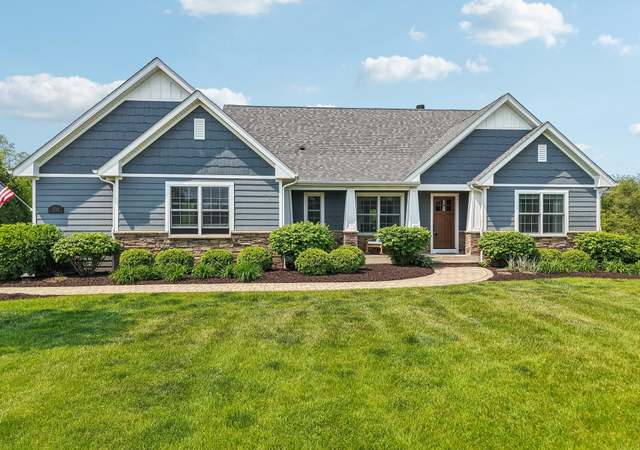 Property at 1719 Vivian Way Ct, Lakemoor, IL 60051, 4 beds, 3 baths