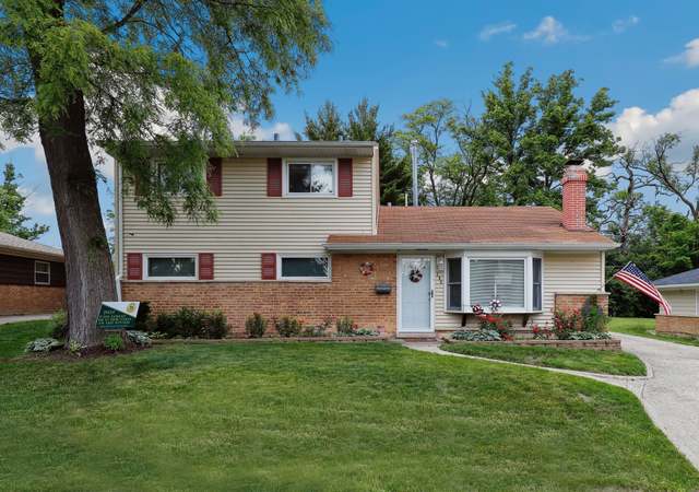 Property at 106 Blackhawk Dr, Park Forest, IL 60466, 4 beds, 2 baths