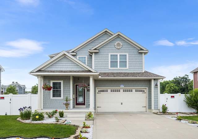 Property at 324 Central St, Springfield, MA 01105, 3 beds, 2.5 baths