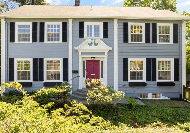 Property at 817 E Shelby St, Seattle, WA 98102, 4 beds, 3.5 baths
