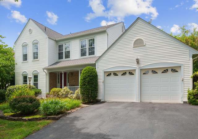 Property at 1024 Page Ct, Herndon, VA 20170, 4 beds, 3.5 baths