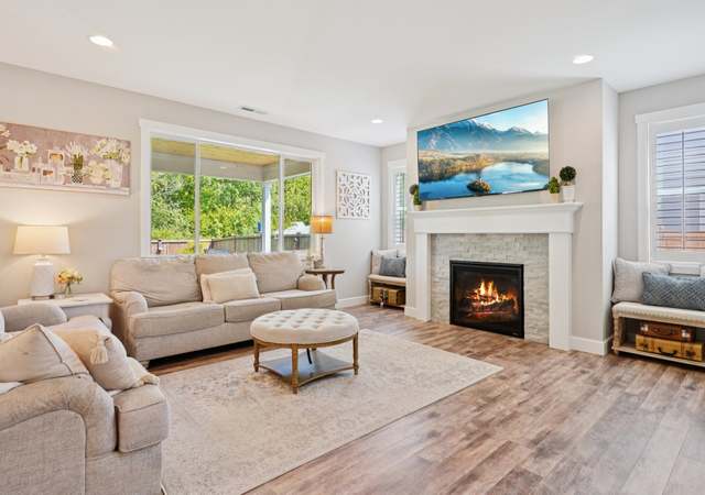 Property at 648 S Davis St, Buckley, WA 98321, 4 beds, 2.5 baths
