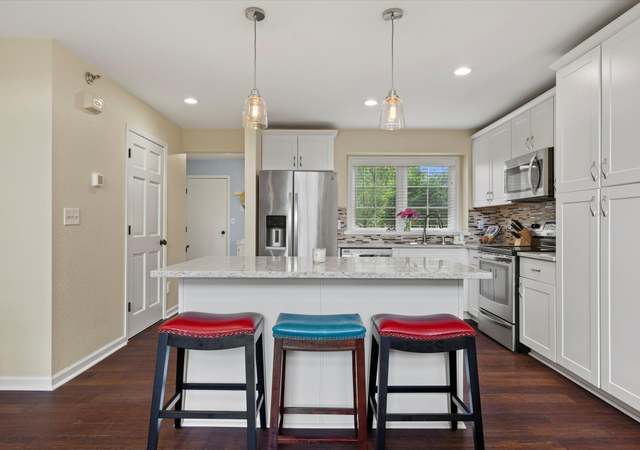 Property at 2975 River Birch Dr Unit E, Brookfield, WI 53045, 2 beds, 2.5 baths
