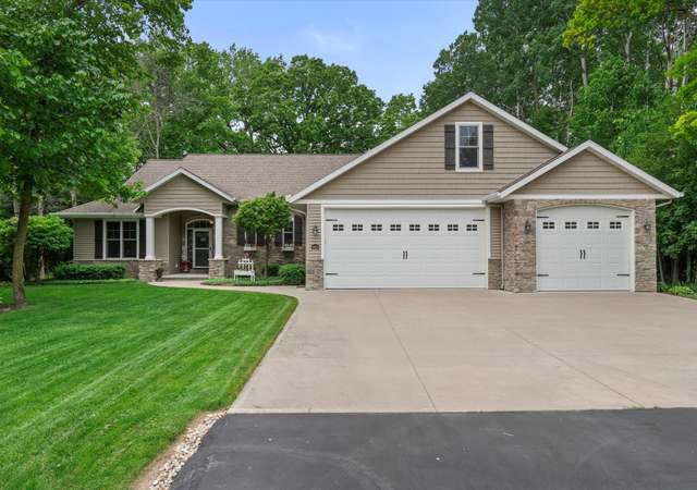 Property at 865 Terra Cotta Dr, Neenah, WI 54956, 4 beds, 3.5 baths