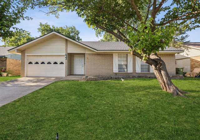 Property at 623 Bentwood Dr, Lewisville, TX 75067, 3 beds, 2 baths