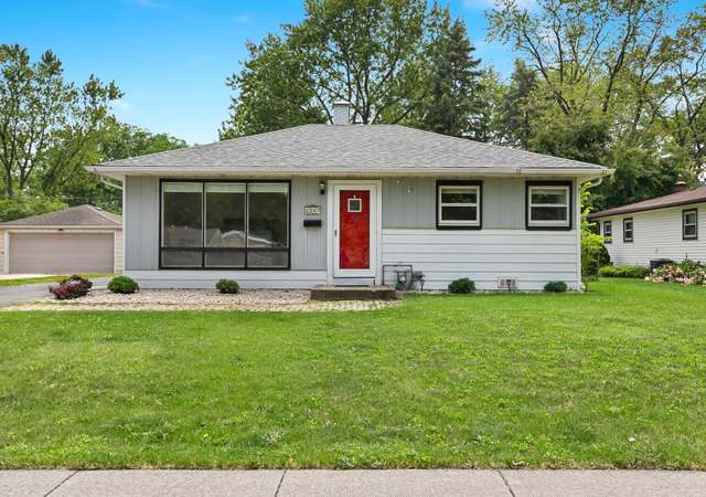 Property at 2207 Campbell St, Rolling Meadows, IL 60008, 2 beds, 1 bath