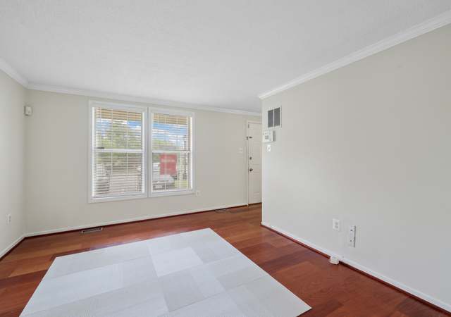 Photo of 853 Oak Leaf Ct, Warrenton, VA 20186