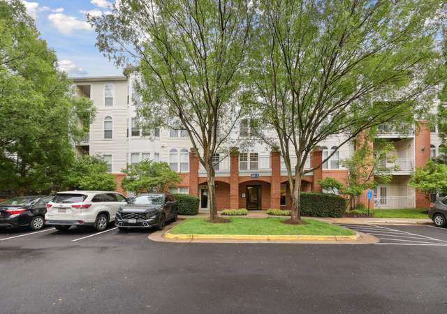 Property at 2911 Deer Hollow Way #423, Fairfax, VA 22031, 3 beds, 2 baths