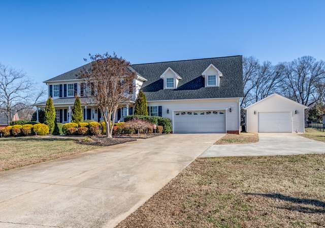 Photo of 129 Lewis Burnett Dr, Boiling Springs, SC 29316