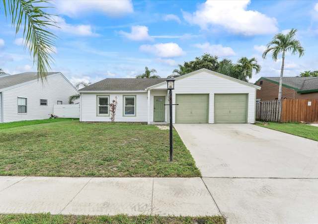 Property at 7839 Elwood Dr, Lake Worth, FL 33467, 3 beds, 2 baths
