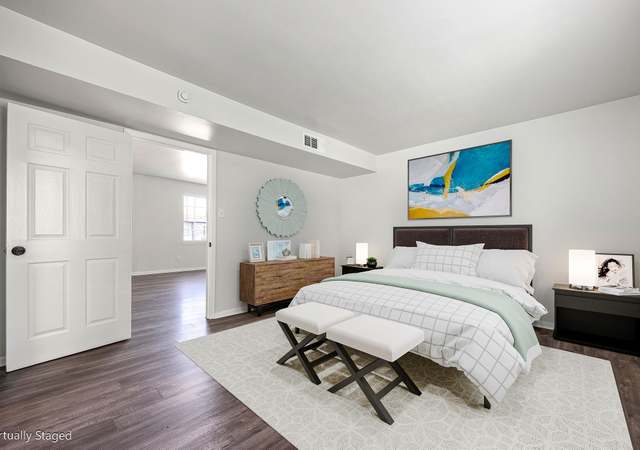 Property at 2711 Briarhurst Dr #18, Houston, TX 77057, 2 beds, 2 baths