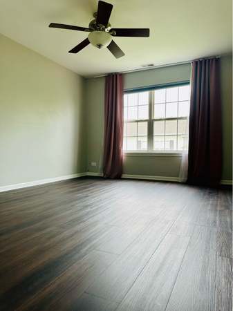 Photo of 3087 Falling Waters Ln #3087, Lindenhurst, IL 60046