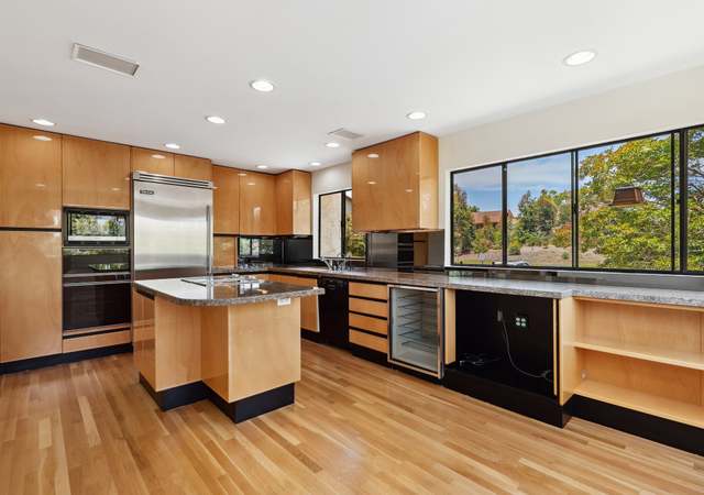Property at 3946 La Jolla Village Dr, La Jolla, CA 92037, 2 beds, 1.5 baths