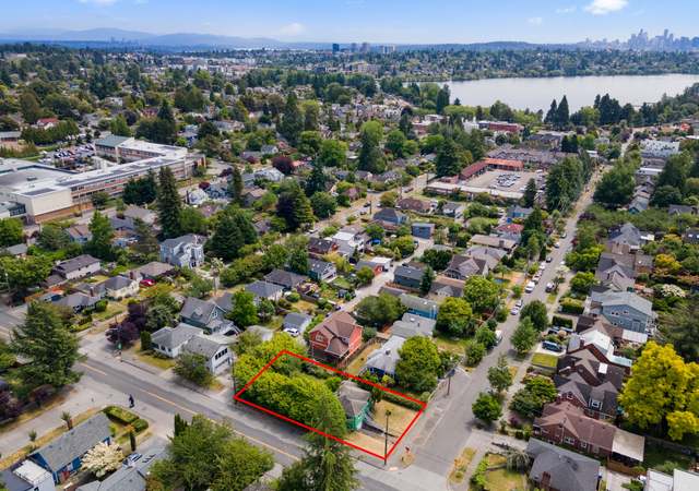Photo of 8256 Ashworth Ave N, Seattle, WA 98103
