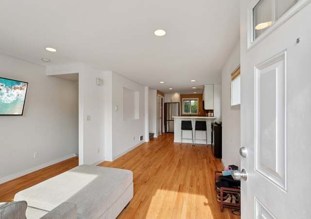 Photo of 8450 25th Ave SW Unit B, Seattle, WA 98106