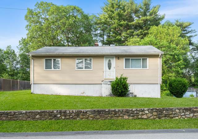 Property at 20 Hilltop Dr, Burlington, MA 01803, 3 beds, 2 baths